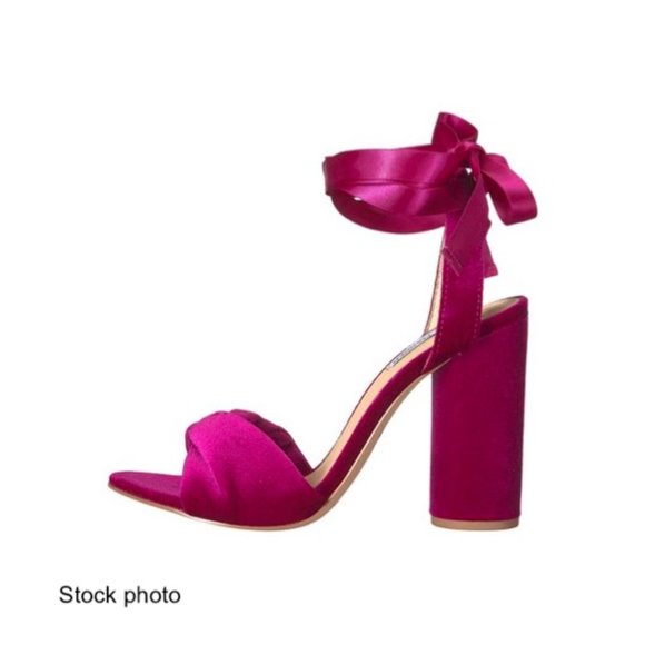 NWOT Steve Madden Velvet sandal - Picture 2 of 4